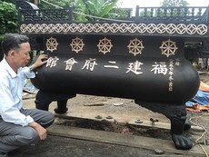Đúc lư đồng nặng 1,5 tấn