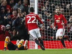 MU 2-0 Hull City: Đặt một chân vào chung kết