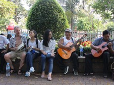 Ban nhạc Tây và ta ở công viên 23-9