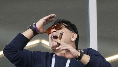 Maradona bênh Messi, đổ lỗi cho cả đội tuyển Argentina