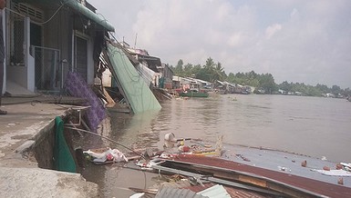 Đau đầu tìm cách chống sạt lở ĐBSCL