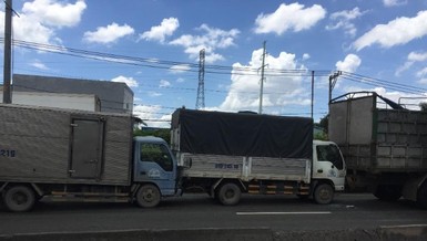 Quận 12: Tai nạn liên hoàn vì tránh chú chó băng qua đường
