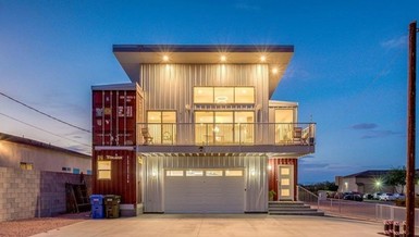 Ngôi nhà sang chảnh làm từ các thùng container rỗng