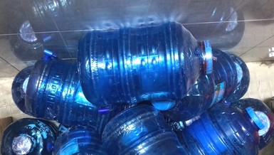 Rước bệnh từ nước uống đóng bình kém chất lượng