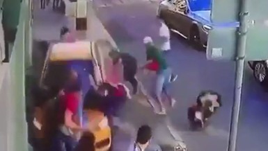Clip kinh hoàng tài xế lao xe vào đám đông:Khủng bố World Cup?