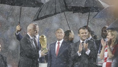Ông Putin và chuyện hy hữu thời khắc Pháp đăng quang World Cup