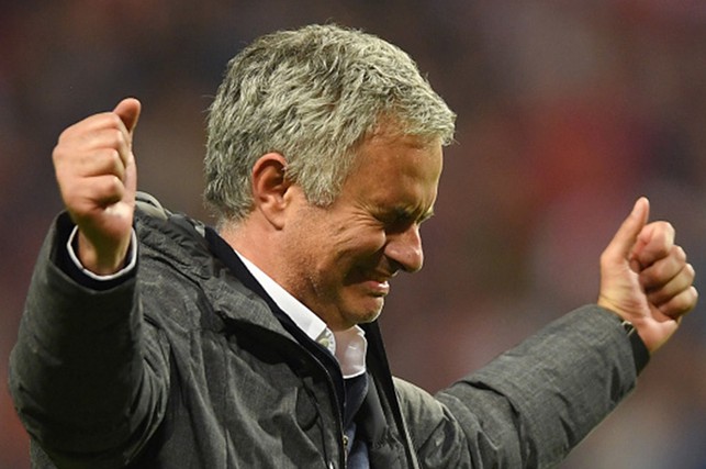 MU vô địch Europa League, Mourinho mừng phát khóc
