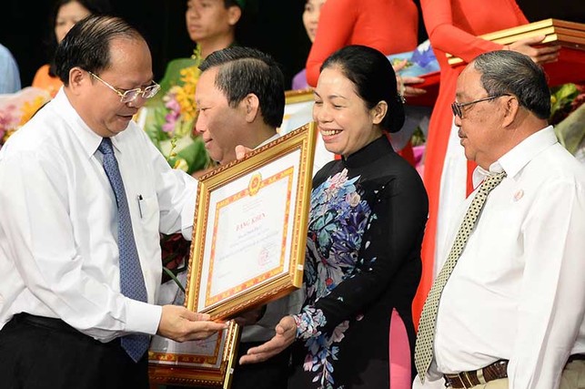 Vinh danh những con người không nói suông về đạo đức