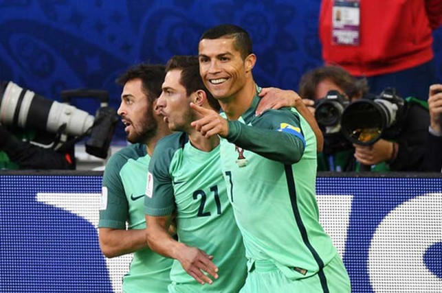 Ronaldo vẫn sáng giữa vòng vây scandal