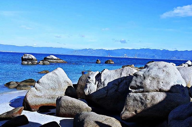 Lo ngại 1 triệu m3 bùn, cát thải đổ xuống biển