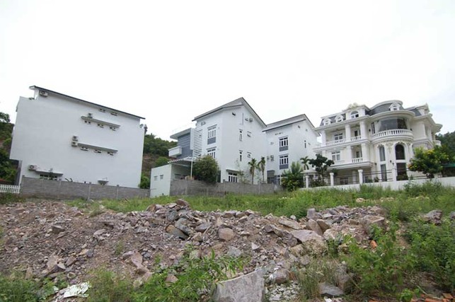 Dự án Ocean View: Một lô đất bán cho hai người!