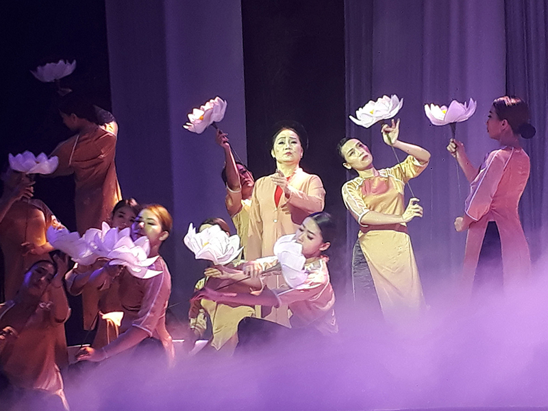 Gia sản 100 năm cải lương thật buồn