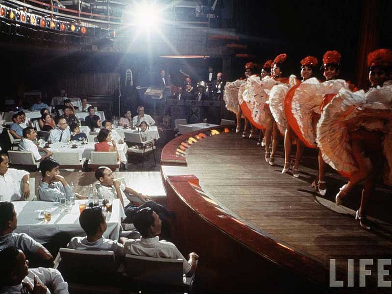 Quận Nhất - Chốn xa hoa nhộn nhịp