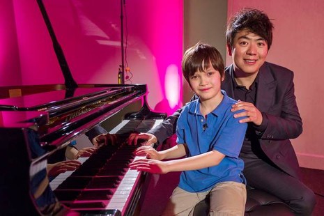 Đôi tay ‘triệu đô’ của thần đồng piano 10 tuổi - ảnh 1