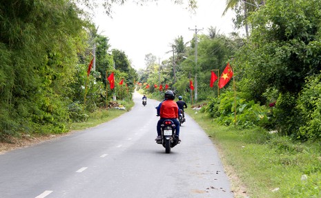 Về An Giang, uống càphê 4.000, ăn cá lóc 20.000 đồng/kg - ảnh 9