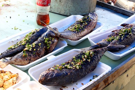 'Chảy nước miếng' với chợ hải sản ở Hồ Tràm - ảnh 4