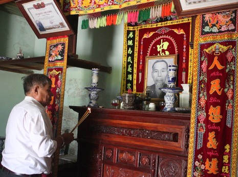 Bia tưởng niệm