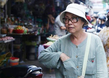 Cuộc sống mưu sinh không phải màu hồng của sao Việt