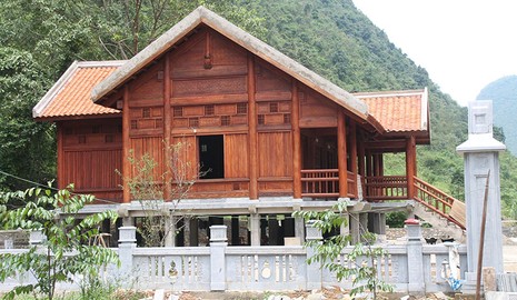 Về thăm nơi mẹ con anh Kim Đồng yên nghỉ - ảnh 1