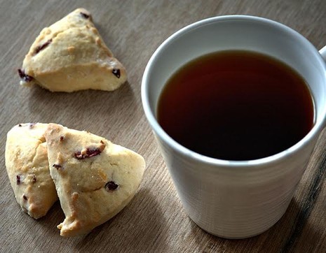 Thói quen uống nước hằng ngày cũng có thể dẫn đến tăng cân - ảnh 1