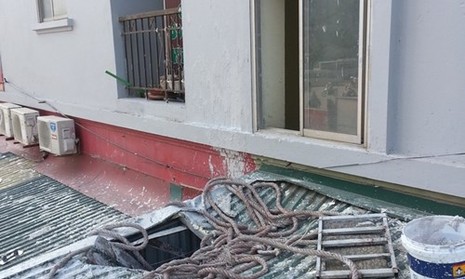 Nam công nhân rơi từ tầng 8 khi đang sơn nhà - ảnh 3