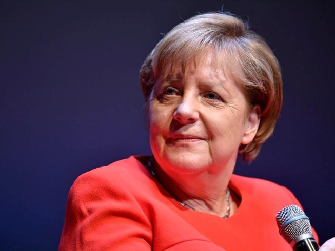 Giải mã tính cách bà Merkel và Hillary qua khuôn mặt