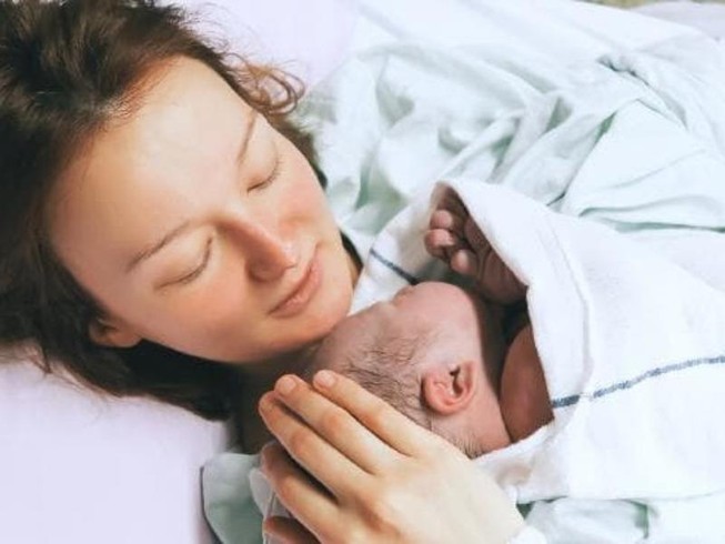 'Sinh thuận tự nhiên' là gì và vì sao gây tranh cãi?