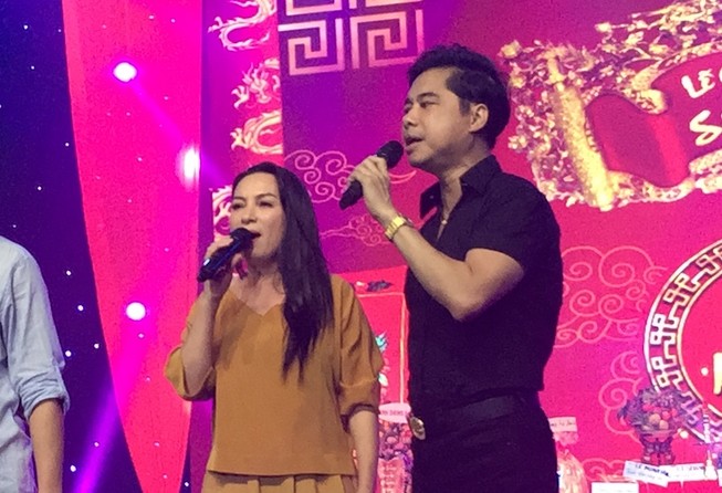 Phi Nhung, Ngọc Sơn hát Sầu tím thiệp hồng ngày giỗ tổ