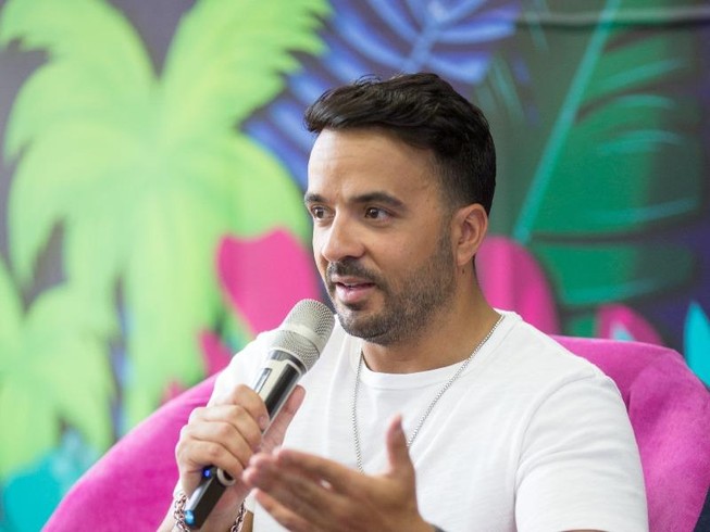 Cận cảnh 200 tấn thiết bị cho sân khấu Luis Fonsi diễn