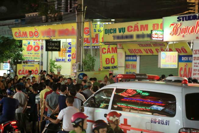 Nam thanh niên chết trong tư thế treo cổ ở tiệm cầm đồ