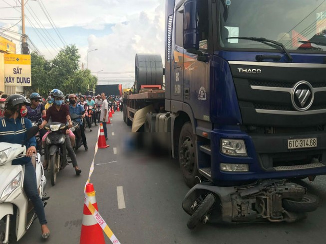 Đau đớn thai nhi văng khỏi bụng mẹ đã tử vong