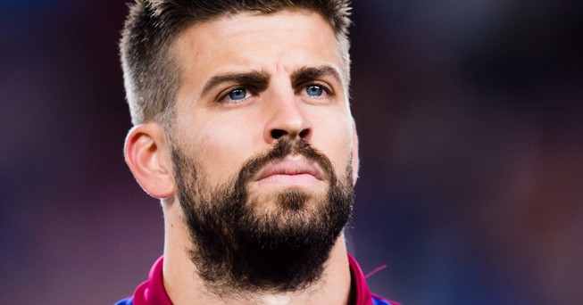 Pique rơi lệ ngày Nou Camp đóng cửa