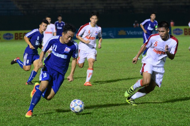 Đàn em Công Phượng, Văn Toàn hạ học trò Santos