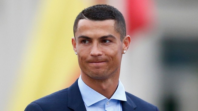 Ronaldo chính thức về Juventus