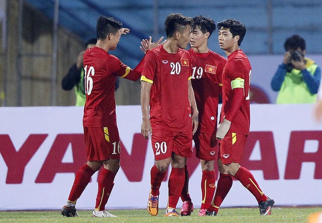 Bình luận: 'Các anh quá đáng lắm à nha!'