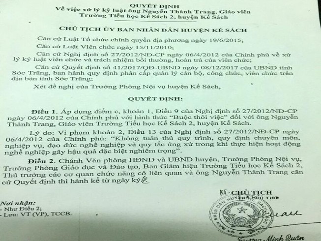1 thầy giáo bị thôi việc vì đụng chạm vào nữ sinh