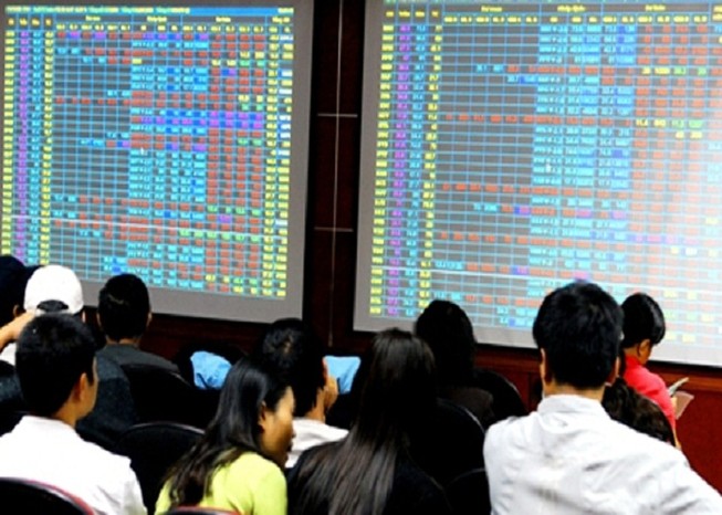 'Sóng' chứng khoán dâng cao, lập đỉnh cao nhất 10 năm