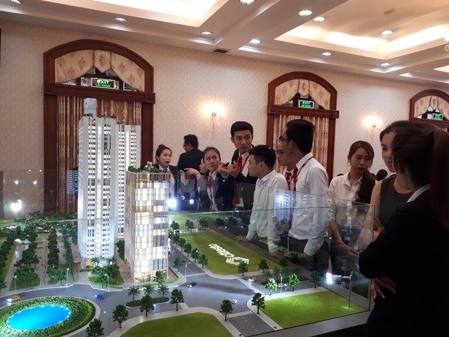 Xây cầu, làm đường, đất Cát Lái nóng 'bỏng tay'