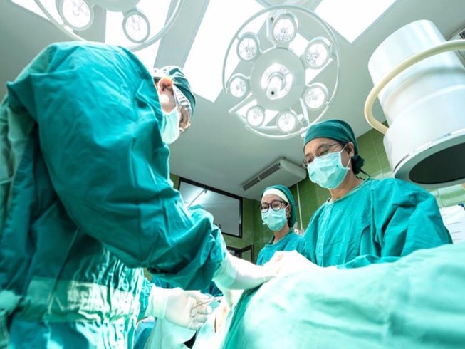 Cắt nửa dương vật vì cương dương suốt 1 tuần