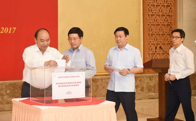 Thủ tướng dự lễ phát động quyên góp khắc phục lũ