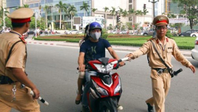 CSGT có được kiểm tra giấy tờ tùy thân?