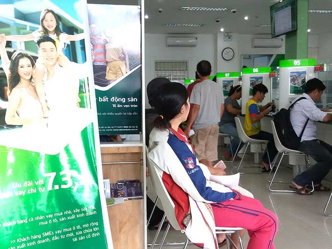 Nhà băng chạy nước rút bơm tiền cho kinh doanh mùa tết