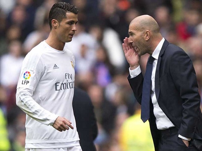 Real Madrid khủng hoảng?