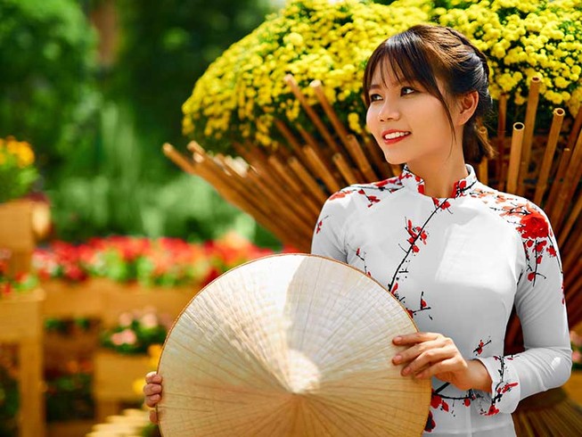 Chuyện mốt của phụ nữ miền Tây