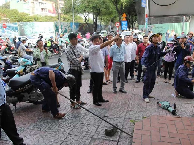‘Quận 1 không thể cô đơn giành lại vỉa hè!’