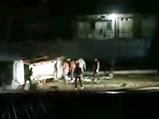 Nổ súng bắt 130 bánh heroin trên 2 ô tô