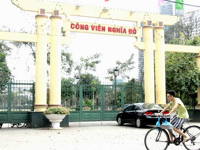 Hàng rào quanh công viên: Giữ hay bỏ?