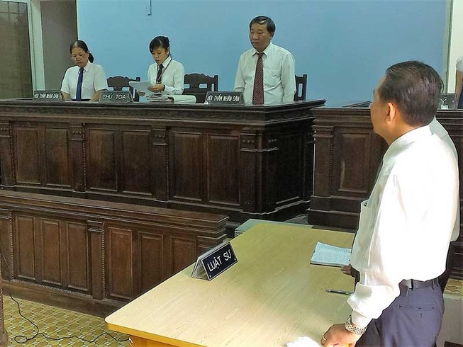 Luật sư không được nói bậy trên mạng