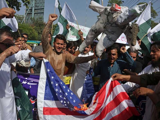 Mỹ cắt viện trợ Pakistan, tăng áp lực về Taliban
