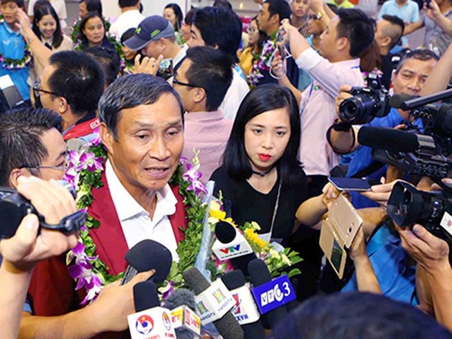Ông Chung lại cứu thua cho VFF
